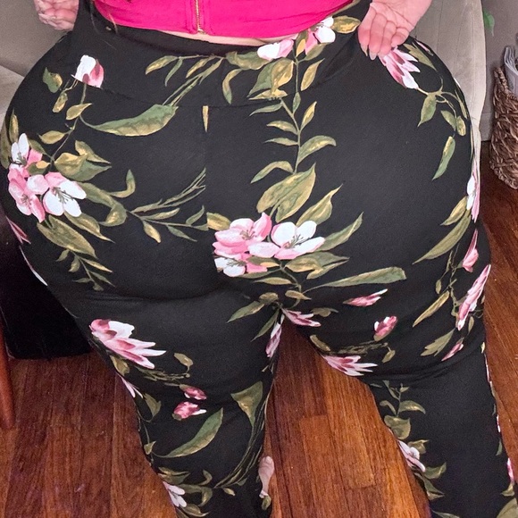 Floral print pant - Picture 3 of 3